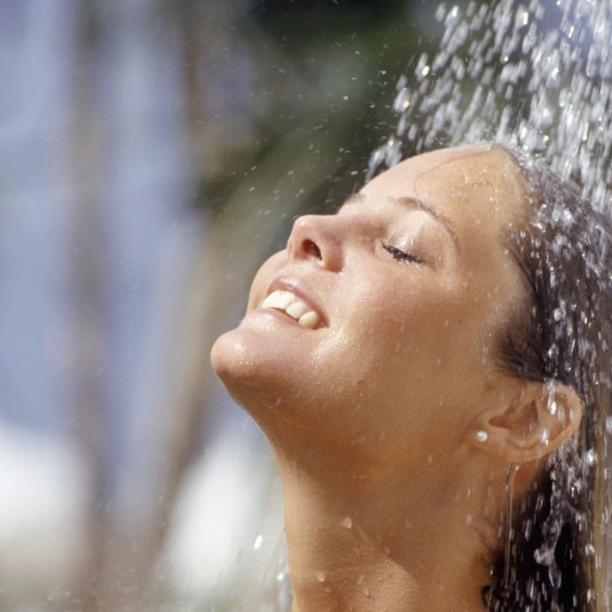 ما هي فوائد الحمام البارد للشعر، الجلد والصحّة ؟