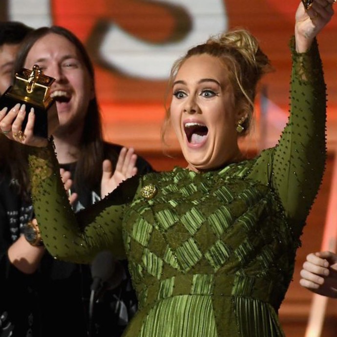لماذا كسرت Adele جائزة الGrammy؟!