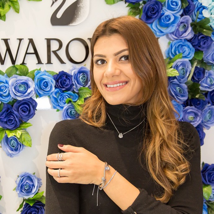 Swarovski تحتفل بعيد الأمّ بالتعاون مع دينا زهران