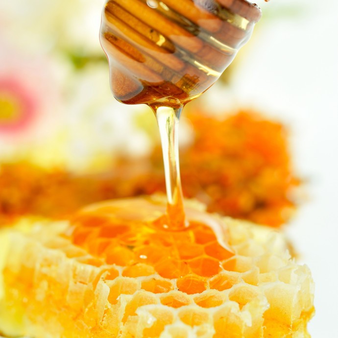 فوائد لا تعرفينها عن العسل!