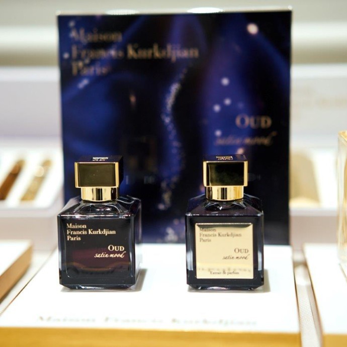 إطلاق عطر Oud Satin Mood Extrait de Parfum في باريس غاليري