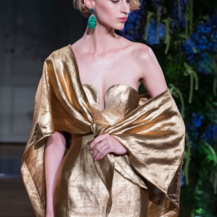 تعاون بين أزياء Guo Pei ومجوهرات Caroline Scheufele