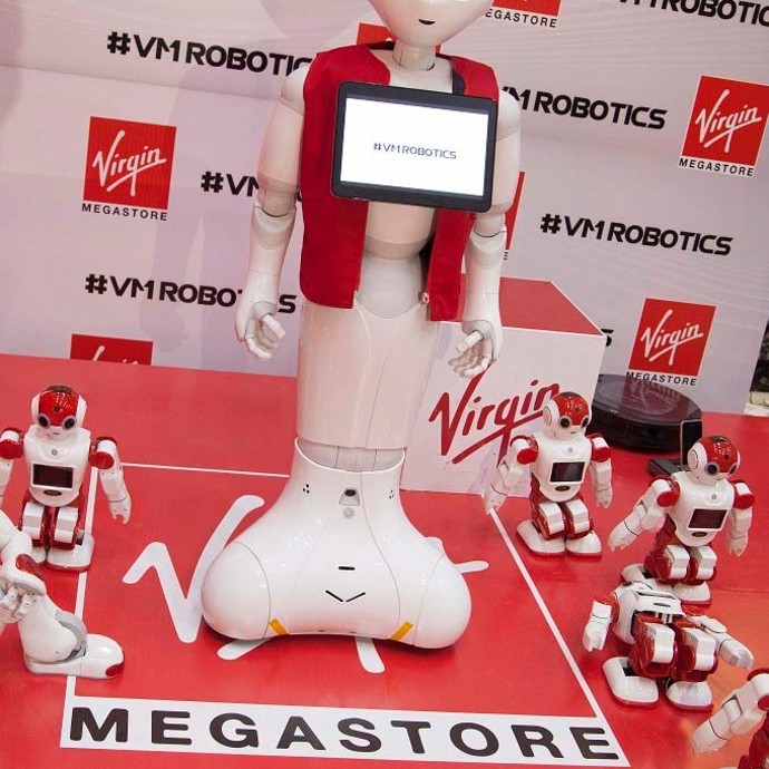 الروبوتات التفاعلية الاجتماعية تحطّ في فيرجن ميغاستور لبنان