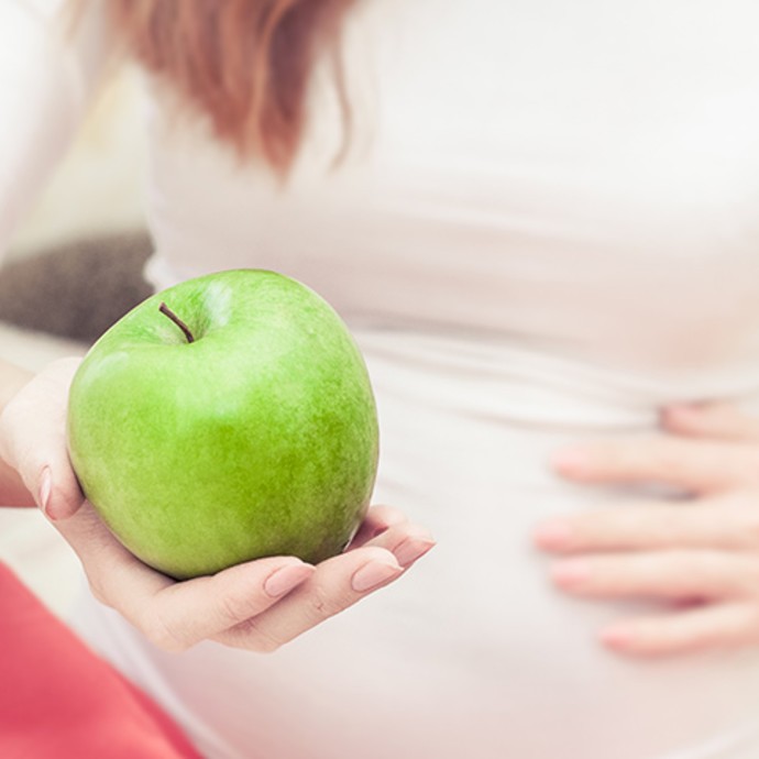 10 فوائد صحّية لتناول التفاح الأخضر أثناء الحمل
