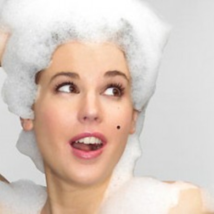 هل يمكن غسل الشعر أثناء الدورة الشهرية؟
