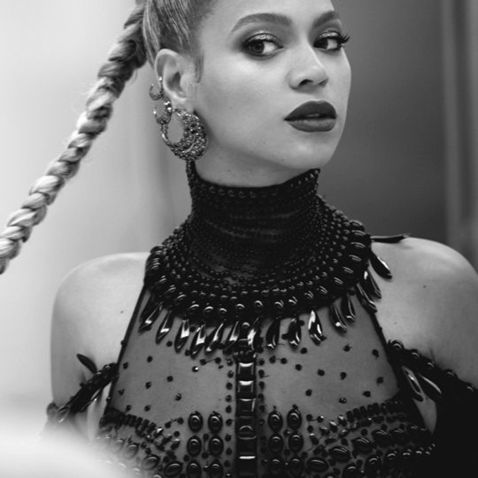 هل تسجل Beyonce أغنية فيلم جايمس بوند الجديد؟