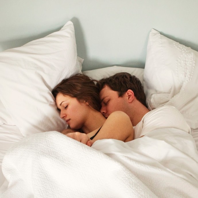 النوم في سرير واحد ضروري في الزواج