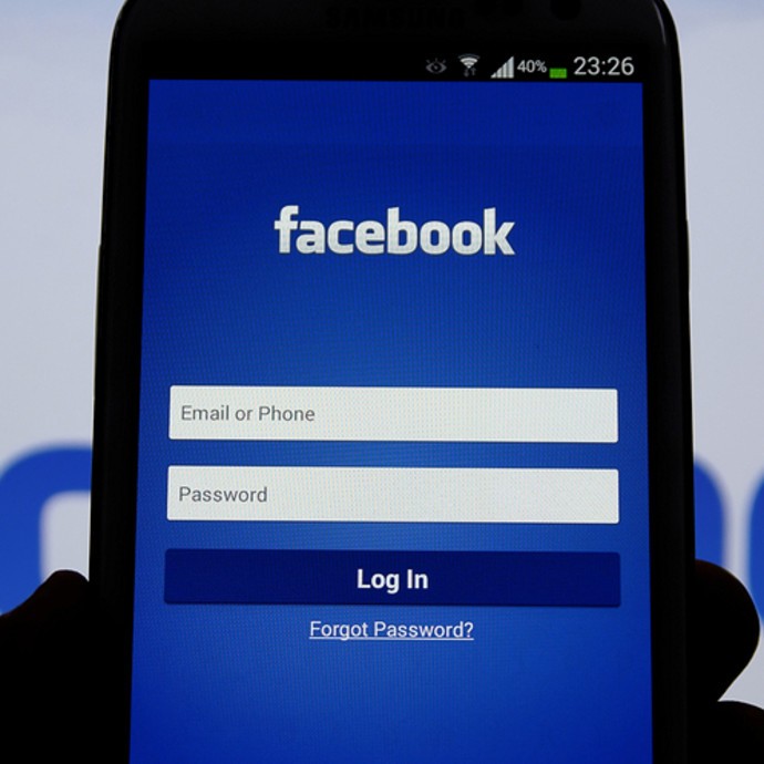 لماذا هددت روسيا بمنع Facebook؟