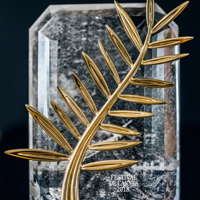 شوبارد تقدم جائزة السعفة الذهبية في مهرجان كان السينمائي 2018!