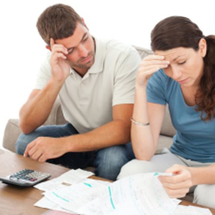 أسباب الديون والمشاكل الزوجية