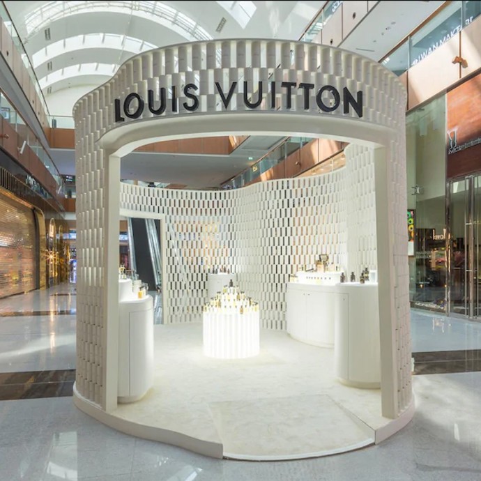 Louis Vuitton ومتجرَين مؤقتين في الشرق الأوسط