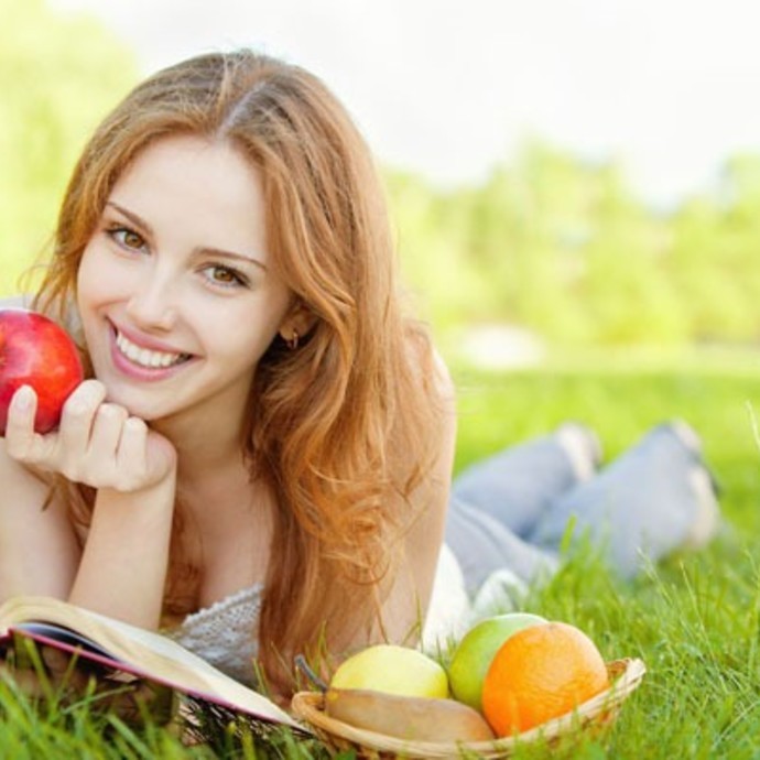 أطعمة تجنبك عوارض الدورة الشهرية