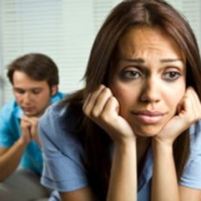 5 نصائح لتحمّل معاملة الزوج الصامتة
