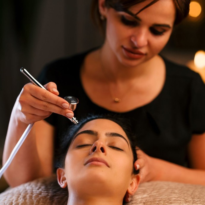 منتجات ليندا ميريديث الآن في Coya Spa
