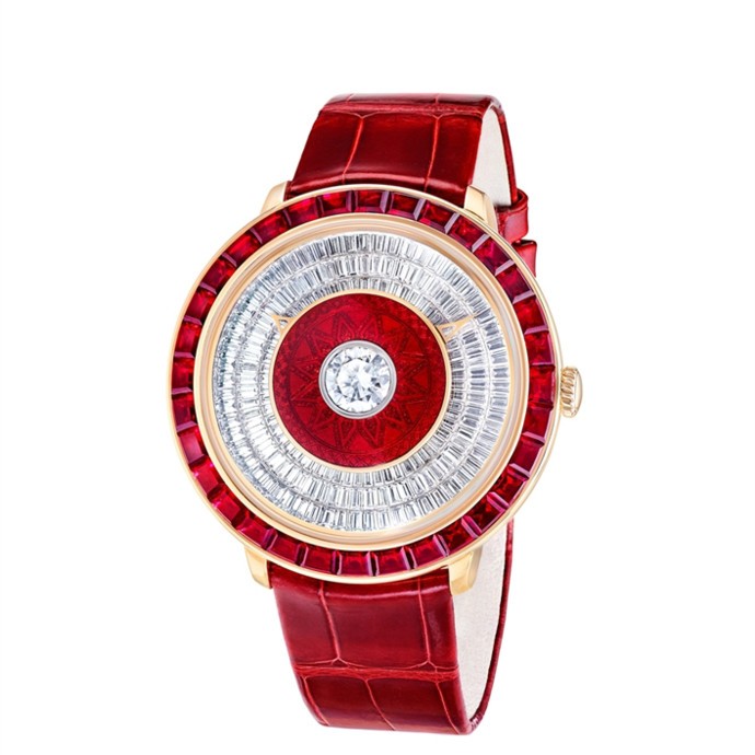 دار Fabergé العريقة تُزيح الستار عن هذه الساعة