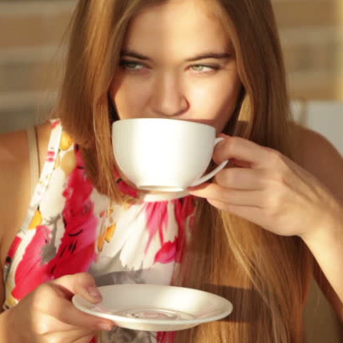 ماذا سيحصل لبشرتك إن أوقفتِ شرب القهوة؟
