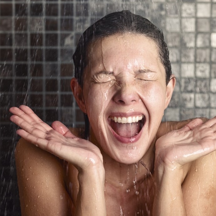 6 فوائد مفاجئة للحمام البارد اليومي