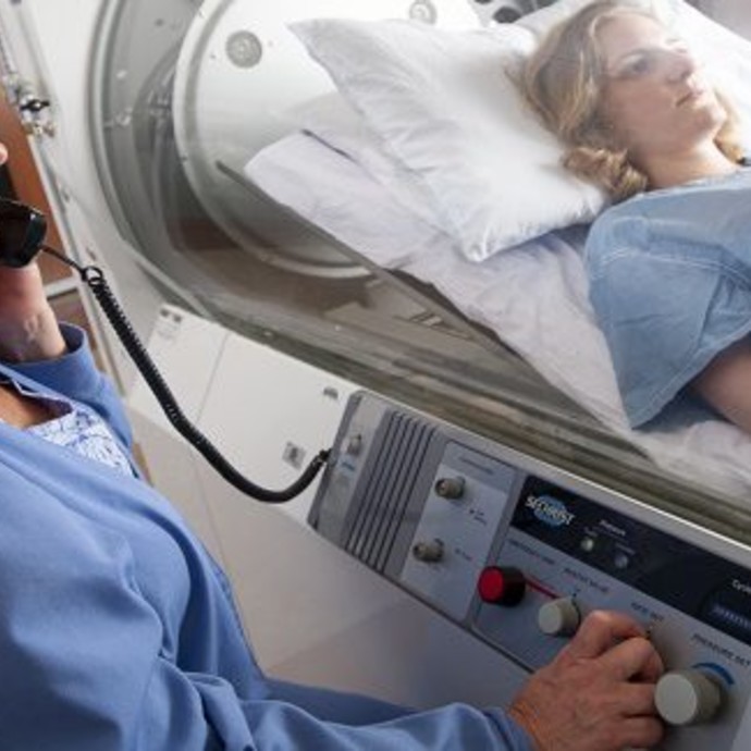ما هو العلاج بالأوكسجين عالي الضغط HBOT؟