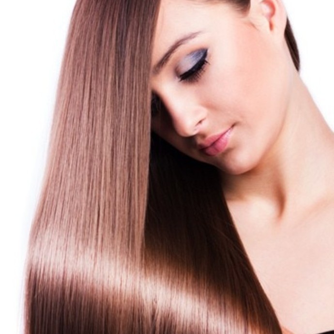 5 طرق طبيعية لتنعيم الشعر
