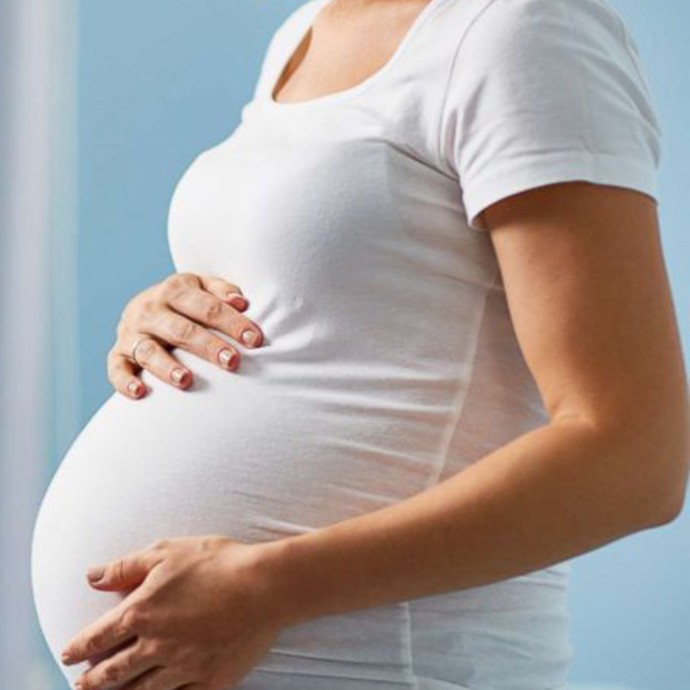 اكتشاف "كارثة" حول بطن امرأة حامل