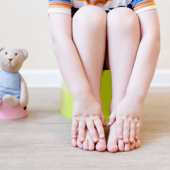 5 علاجات طبيعية للتخلّص من الإمساك عند الأطفال