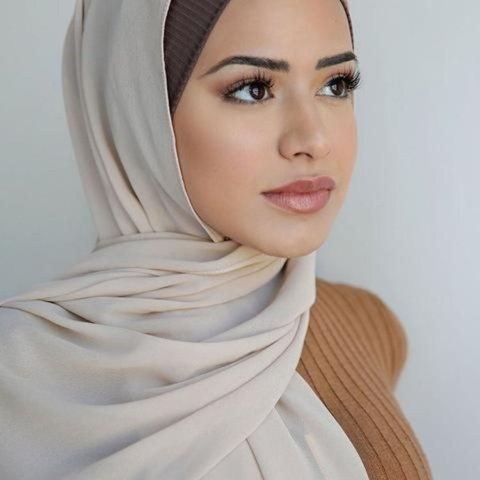 5 حيل مكياج للحفاظ على نظافة حجابك