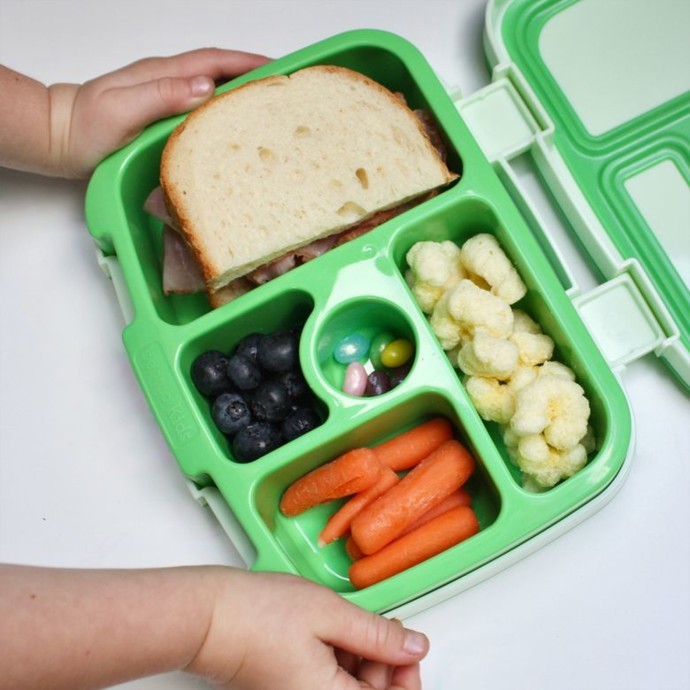 8 نصائح لتحضير حقيبة غداء صحية لطفلكِ