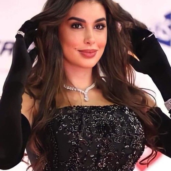 ياسمين صبري العربية الوحيدة ضمن قائمة أجمل وجه في العالم