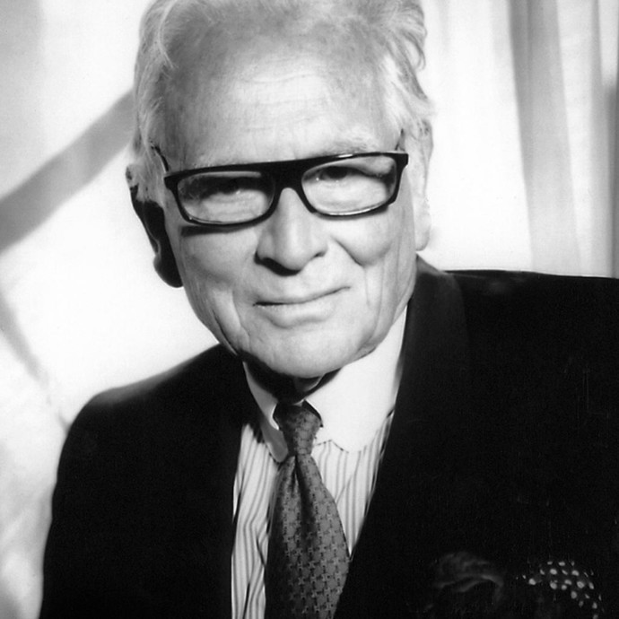 وفاة مصمم الأزياء بيير كاردان عن عمر 98 سنة