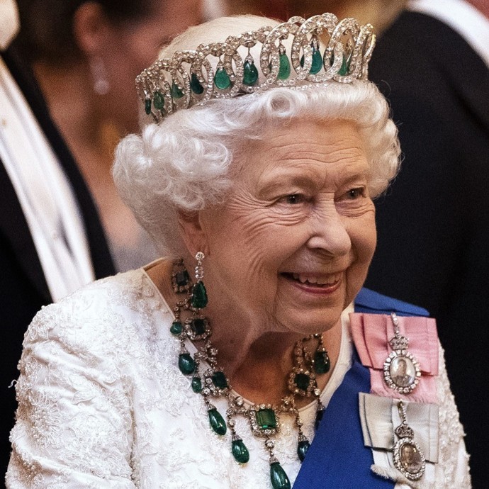 مذيع بريطاني يعلن بالخطأ وفاة الملكة إليزابيث