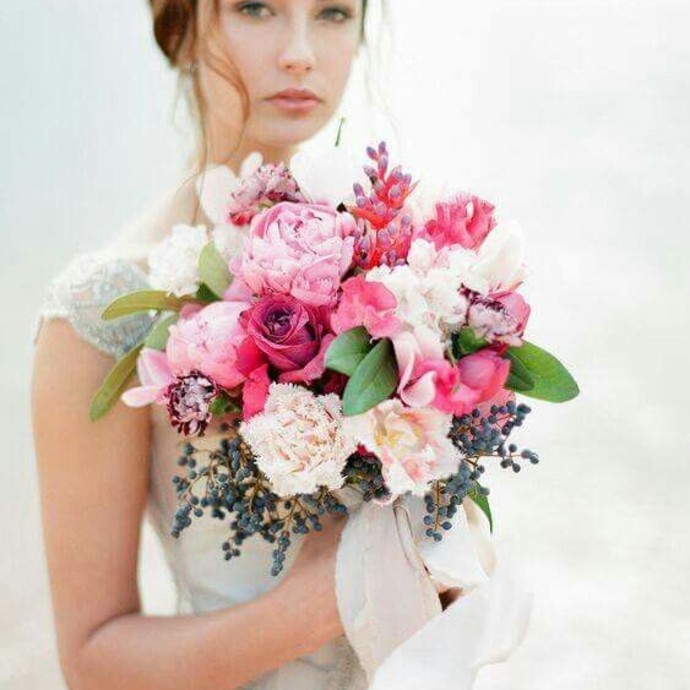 5 خلطات طبيعية ببتلات الورد للعناية ببشرة العروس