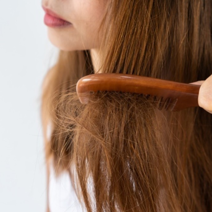 5 معتقدات خاطئة تسبب تلف الشعر