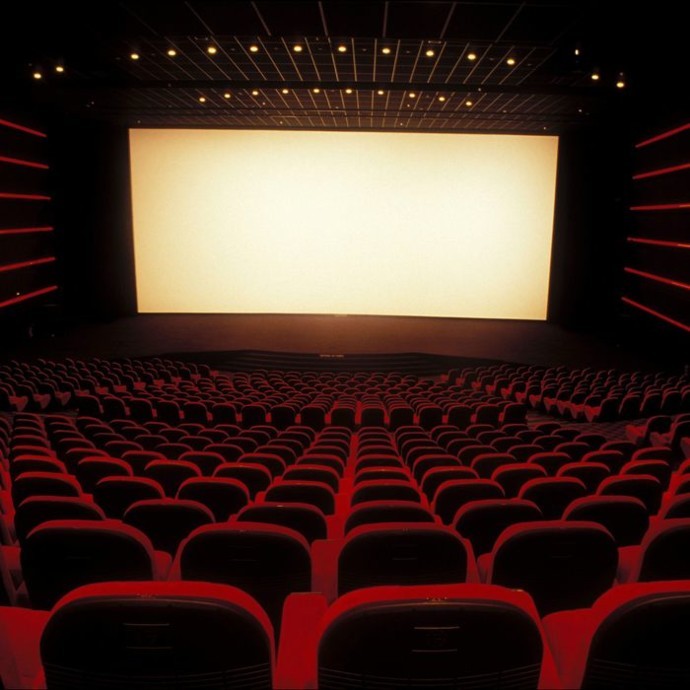 الإمارات تدرج تصنيفاً عمرياً جديداً للأفلام السينمائية