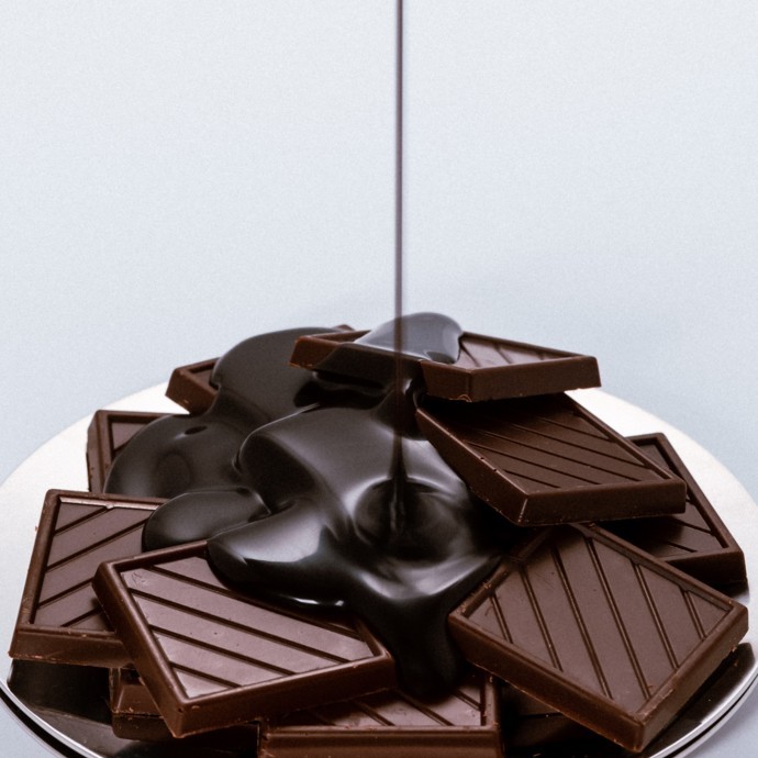 هل الشوكولاتة الداكنة أكثر إفادة؟