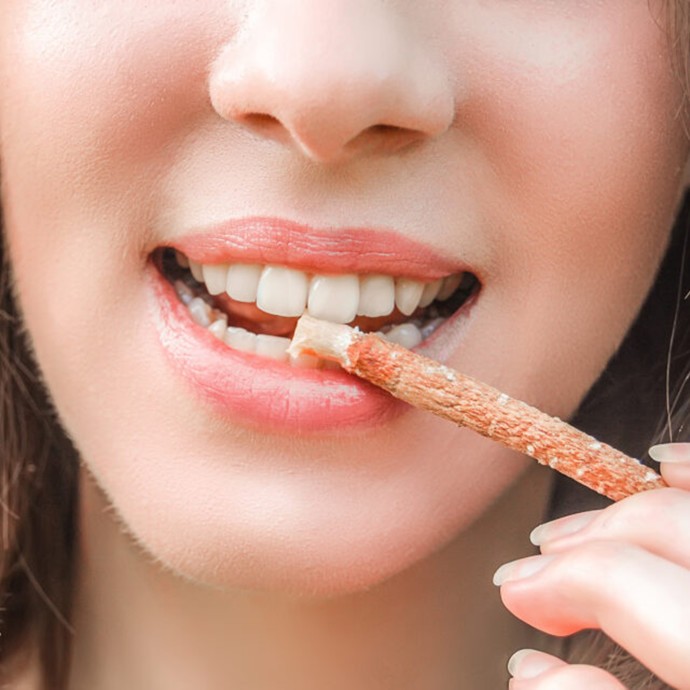 ما هي فوائد السواك لصحّة الفم والأسنان واللثّة؟