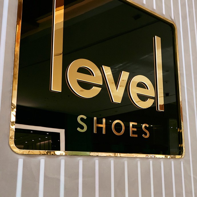 Level Shoes تحتفل بعيدها العاشر