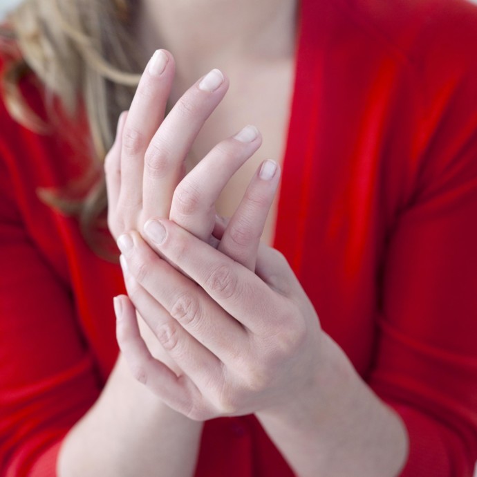 4 حيل منزلية لإزالة رائحة الثوم من اليدين