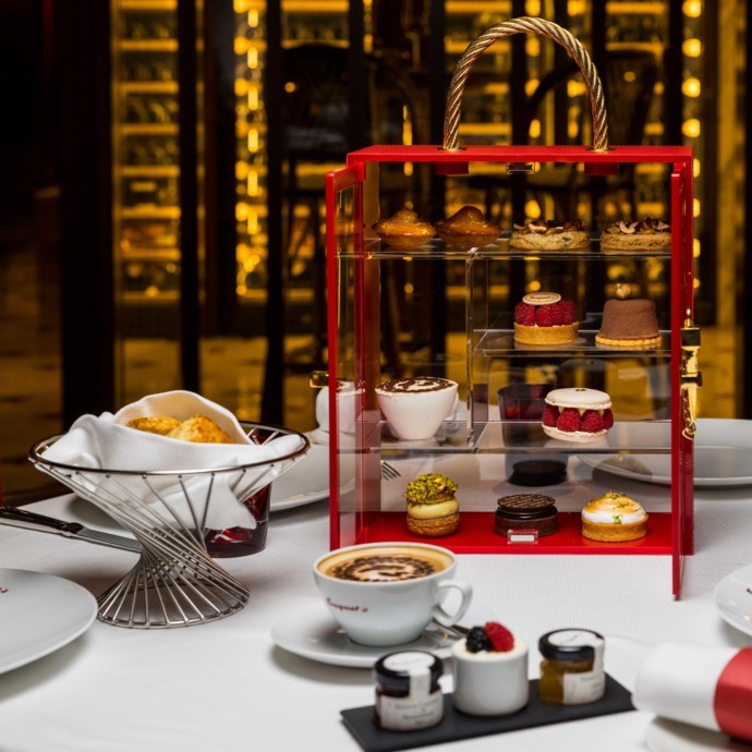 تدلّلي مع وجبة شاي بعد الظهر في مطعم Fouquet’s Dubai