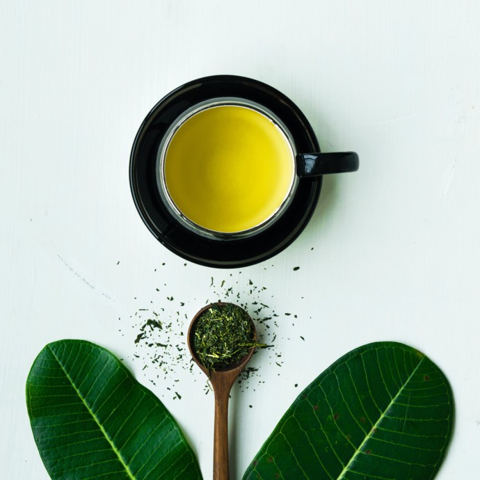 هل يحتوي الشاي الأخضر على مادة الكافيين؟