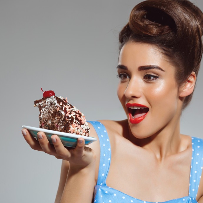 هل تعلمين أن تناول كعكة الشوكولاته يساعدك على إنقاص الوزن؟