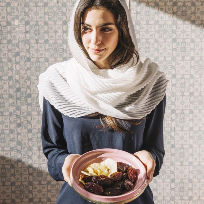 5 وصفات طبيعية من التمر للعناية بالبشرة والشعر في رمضان