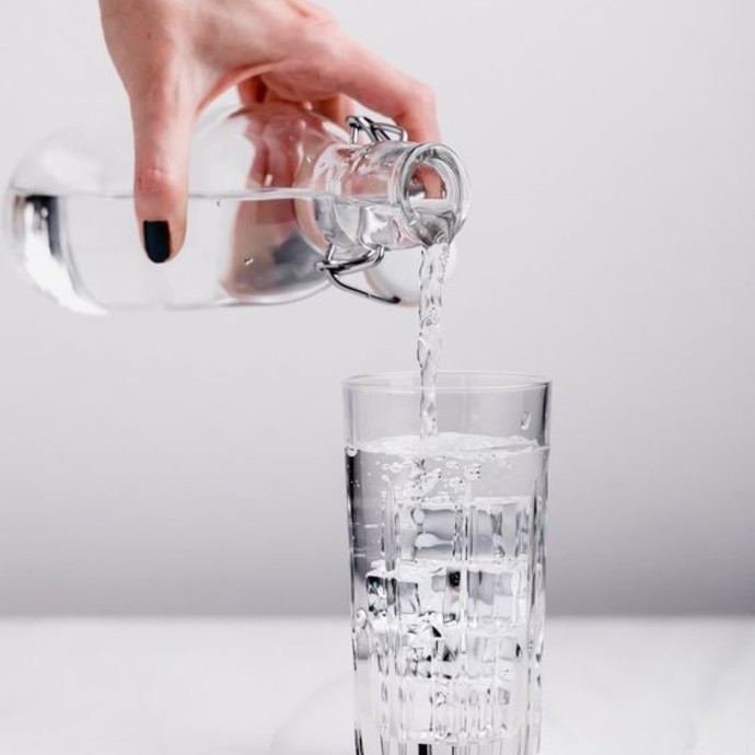 هل تعلمين أن شرب الماء المفرط يشكل خطراً على حياتك؟