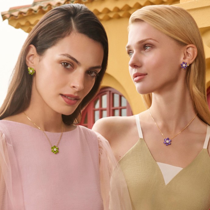 رقّة الزهور وجمال ألوانها تُترجم في أحدث مجموعات Van Cleef & Arpels