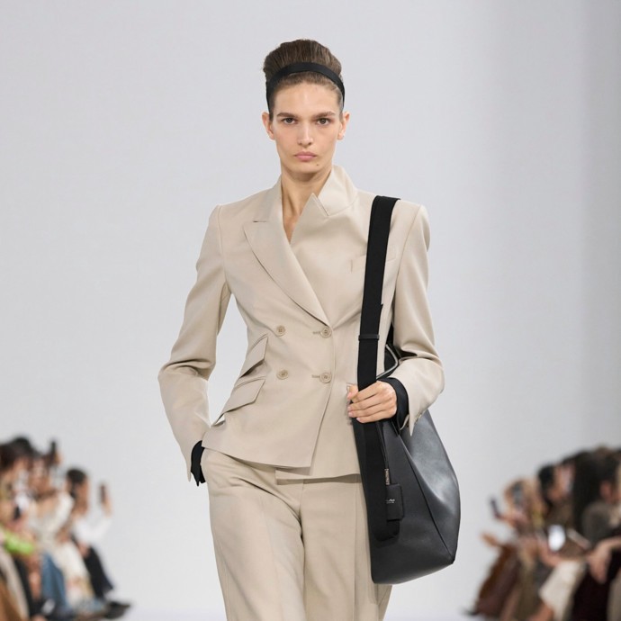 مجموعة Max Mara ترسم لوحة مميّزة من الألوان الحياديّة