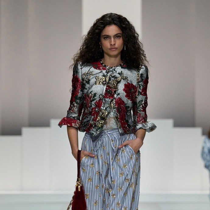 Dolce & Gabbana تحوّل البيجامات إلى ملابس فاخرة