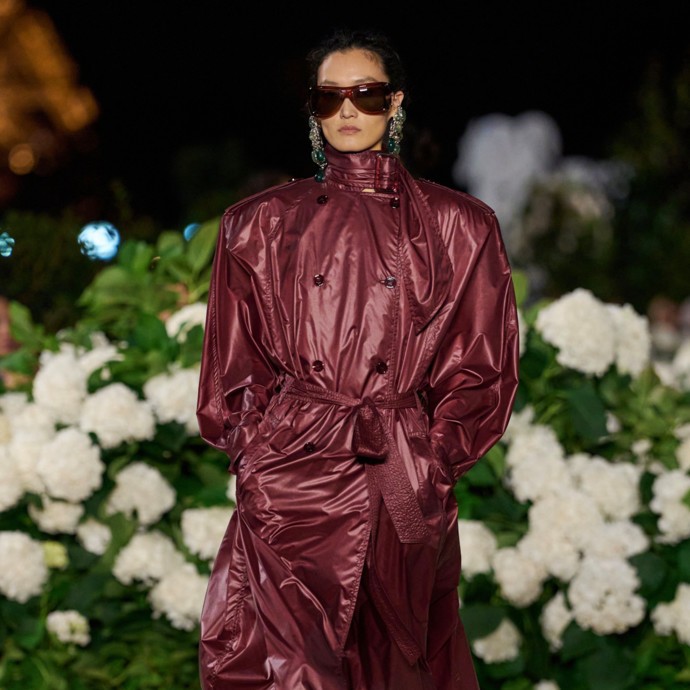 Saint Laurent تعيد إحياء ثقافة السبعينيات والثمانينيات