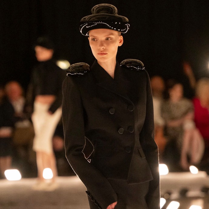 مجموعة أزياء Schiaparelli تعكس روائع فنيّة عريقة