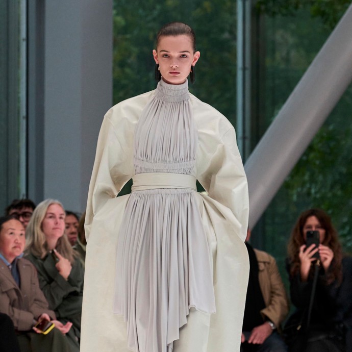 الأشكال الهندسيّة مصدر وحي مجموعة Alaïa