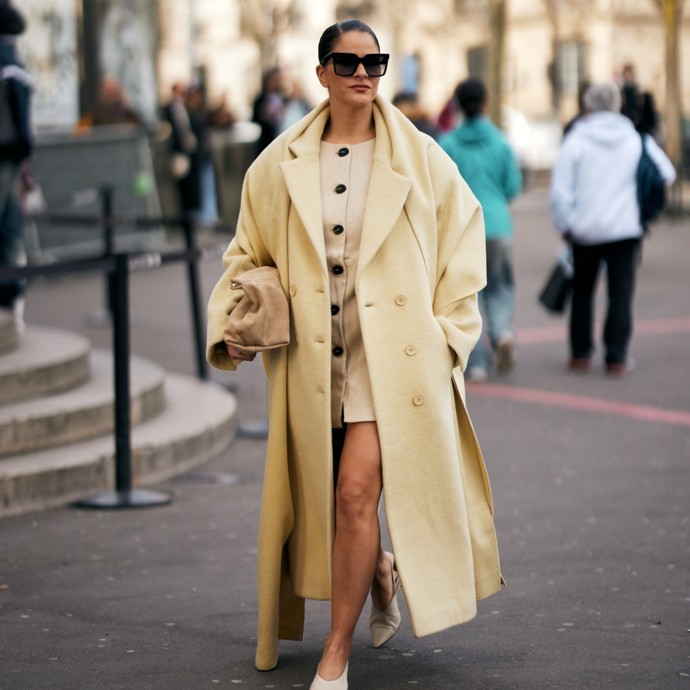 حيل تنسيق عصرية لإطلالات شتوية متجدّدة