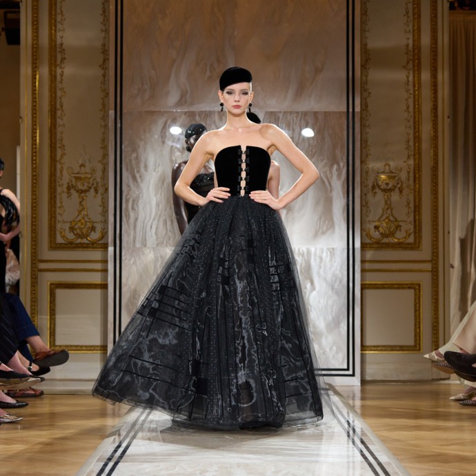 اعتمدي أسلوب "البلاك تاي" الأنيق من دون عناء